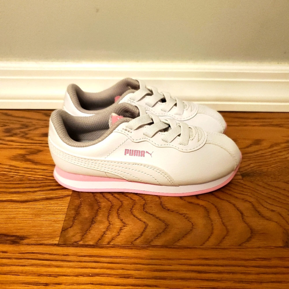 Puma Toddler Sz US10 White/Pink Sneakers